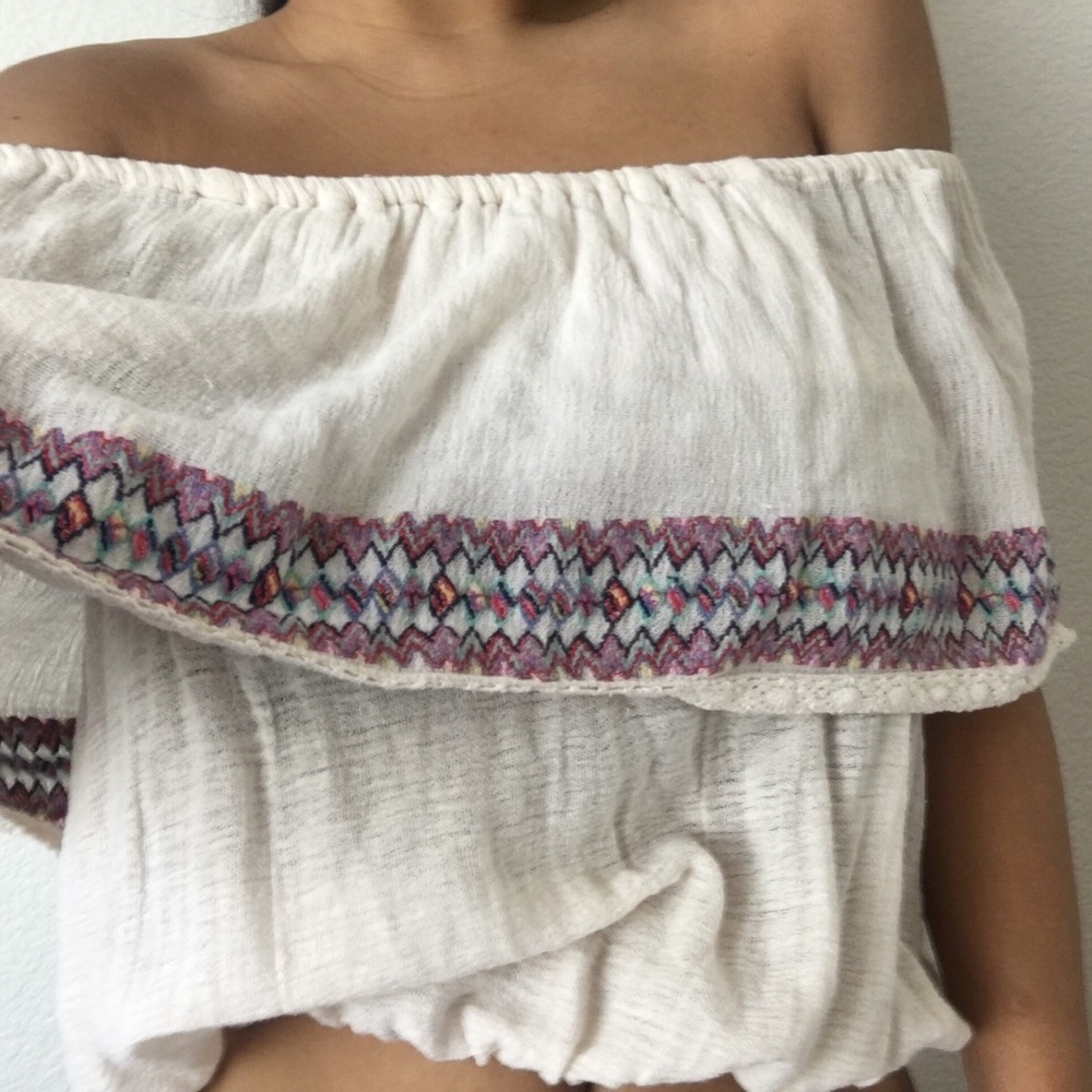 OFF SHOULDER TOP